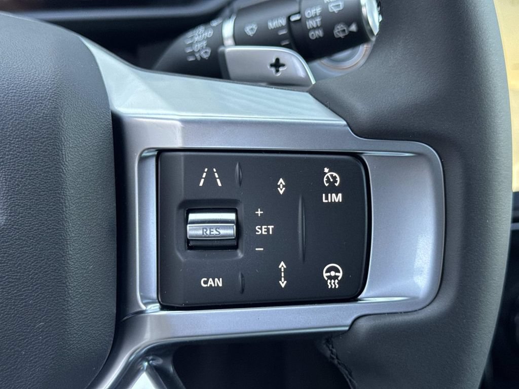 New 2026 Land Rover Discovery S AWD/4WD image 31