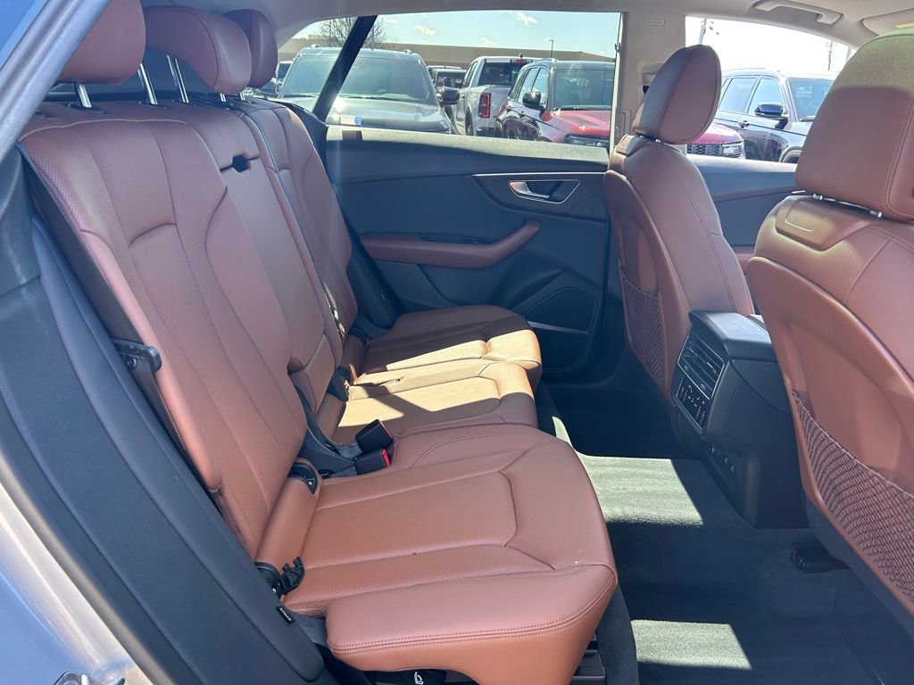 Used 2022 Audi Q8 Premium Plus w/ Premium Plus Package image 26