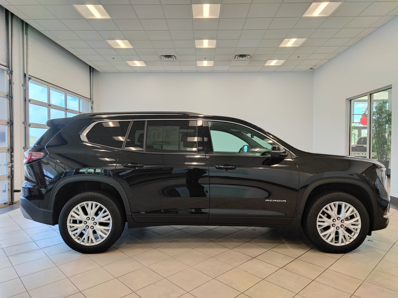 Used 2026 GMC Acadia Elevation w/ Elevation Premium Package AWD/4WD image 2