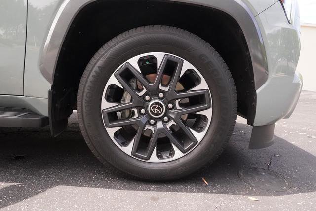 Used 2024 Toyota Sequoia Limited AWD/4WD image 38