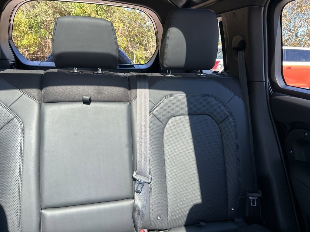 Used 2025 Land Rover Defender 110 S image 14