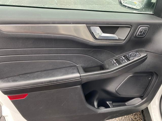 Used 2022 Ford Escape Titanium AWD/4WD image 16