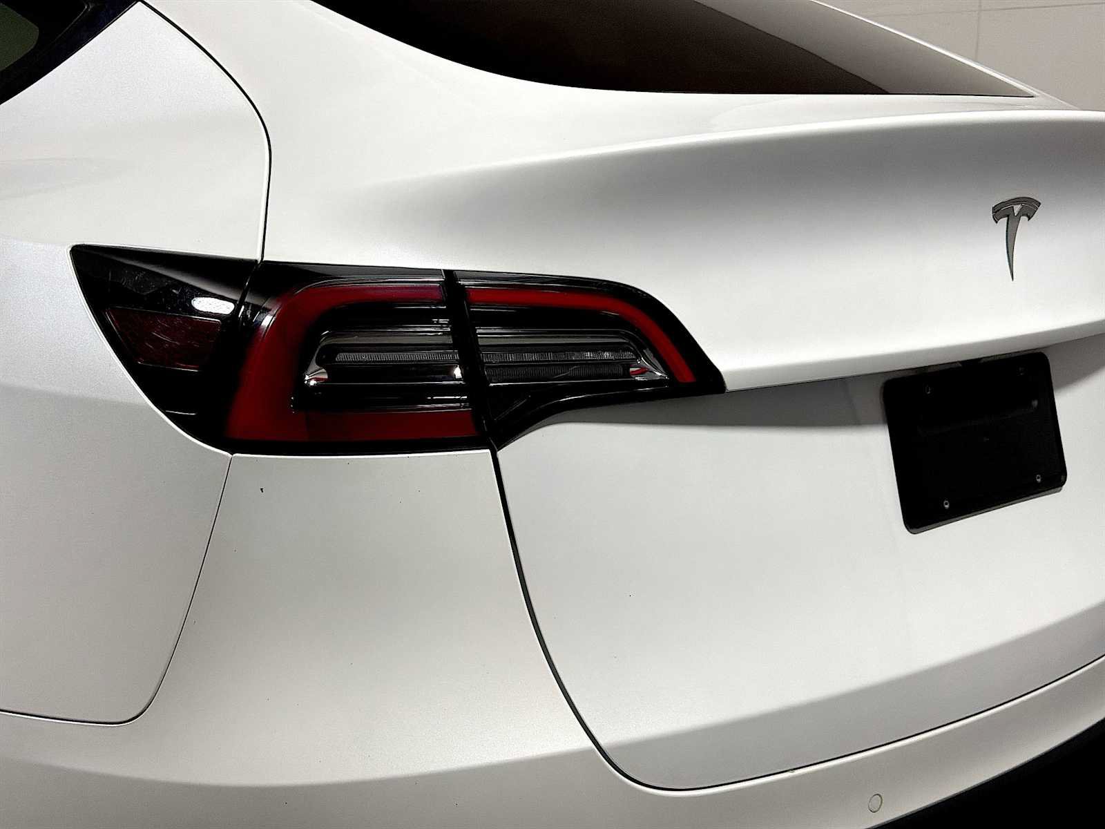 Used 2022 Tesla Model Y Long Range AWD/4WD image 27