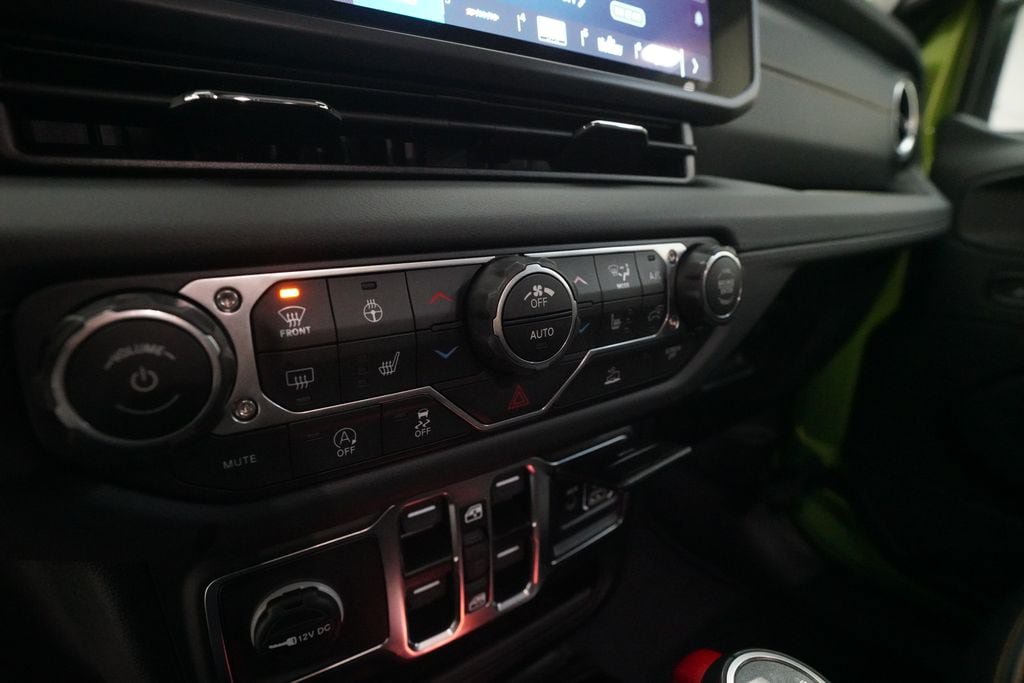Used 2025 Jeep Gladiator Sport AWD/4WD image 20