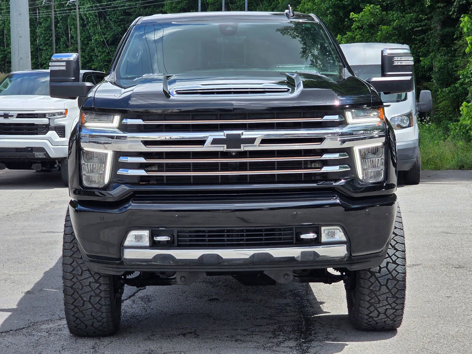 Used 2022 Chevrolet Silverado 2500 High Country w/ Technology Package AWD/4WD image 10