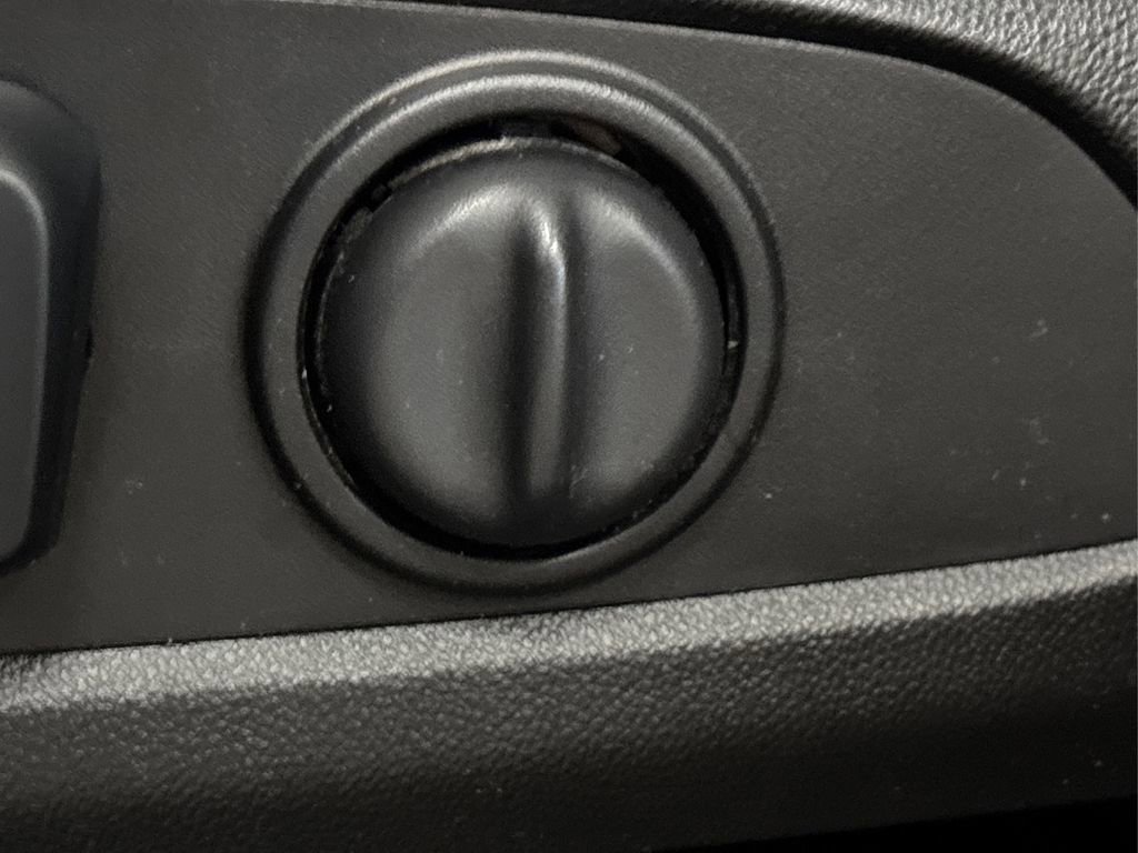 Used 2019 Chevrolet Traverse LT image 24