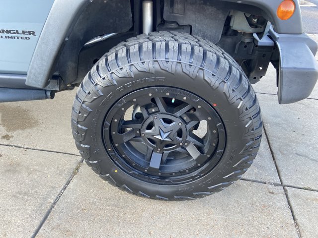 Used 2014 Jeep Wrangler Unlimited Rubicon w/ Connectivity Group AWD/4WD image 29