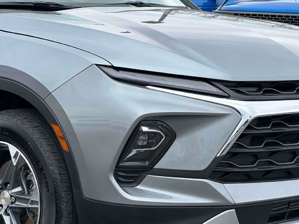 Used 2025 Chevrolet Blazer LT AWD/4WD image 8