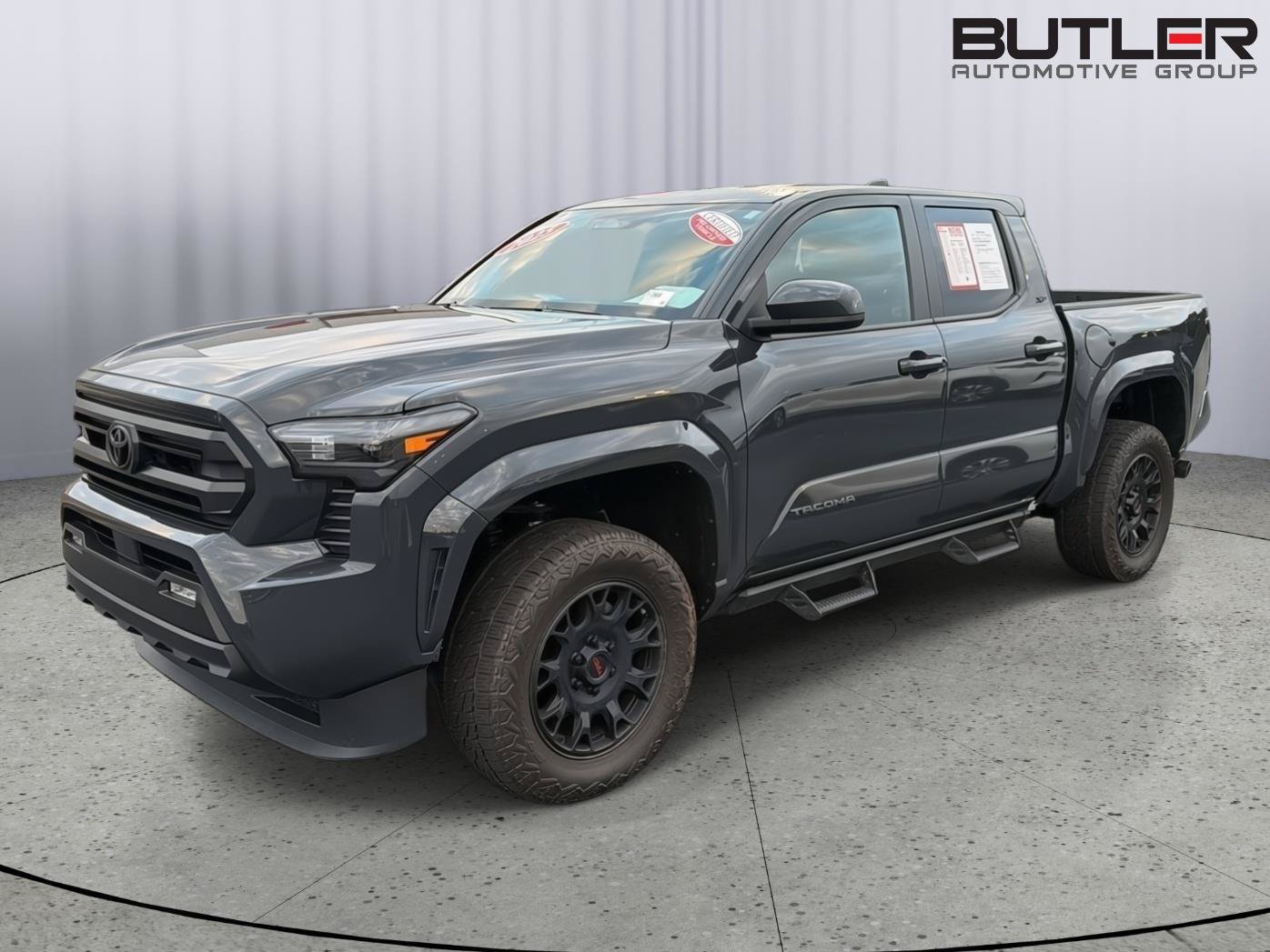 Certified 2025 Toyota Tacoma SR5 AWD/4WD image 2