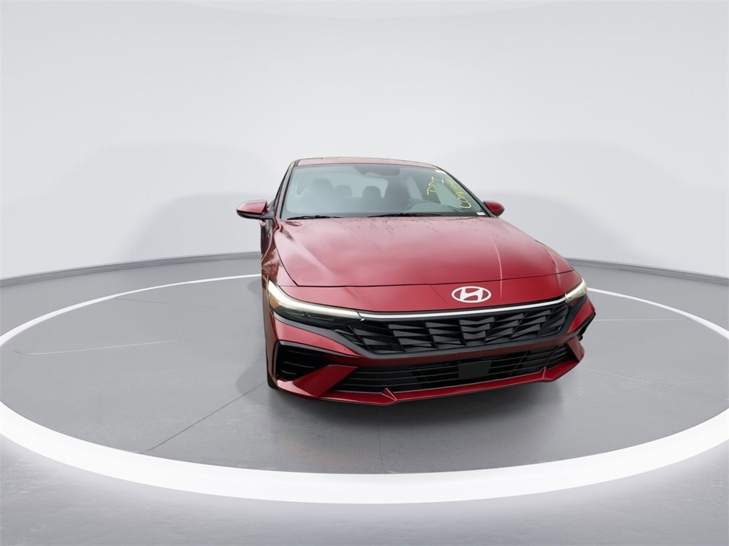 New 2025 Hyundai Elantra SEL image 2
