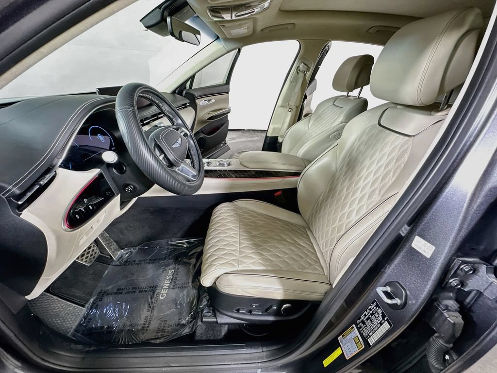 Used 2022 Genesis GV70 3.5T Sport w/ Sport Prestige Package AWD/4WD image 17