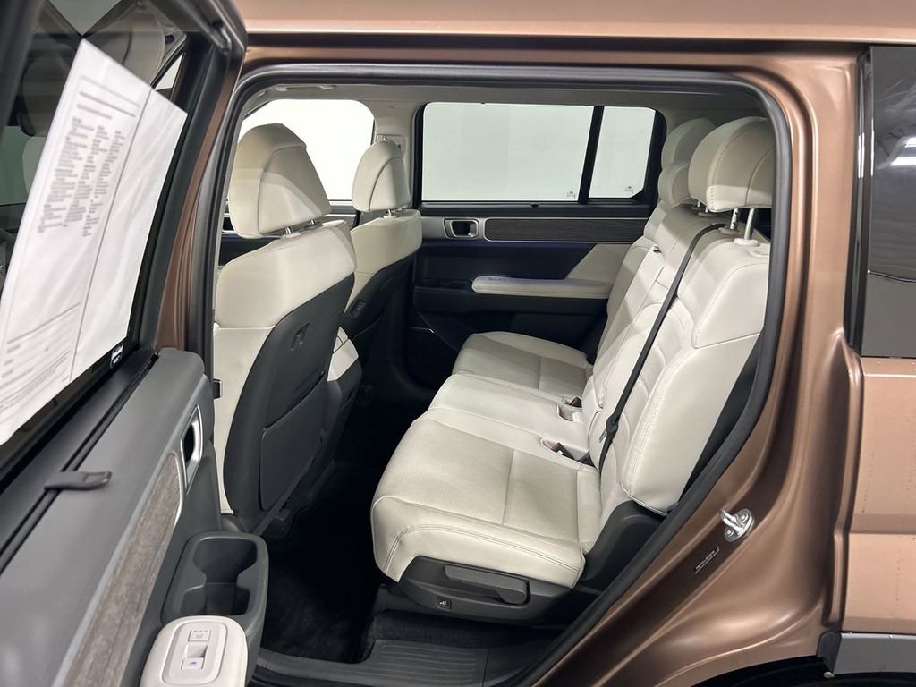 Used 2024 Hyundai Santa Fe Limited AWD/4WD image 21