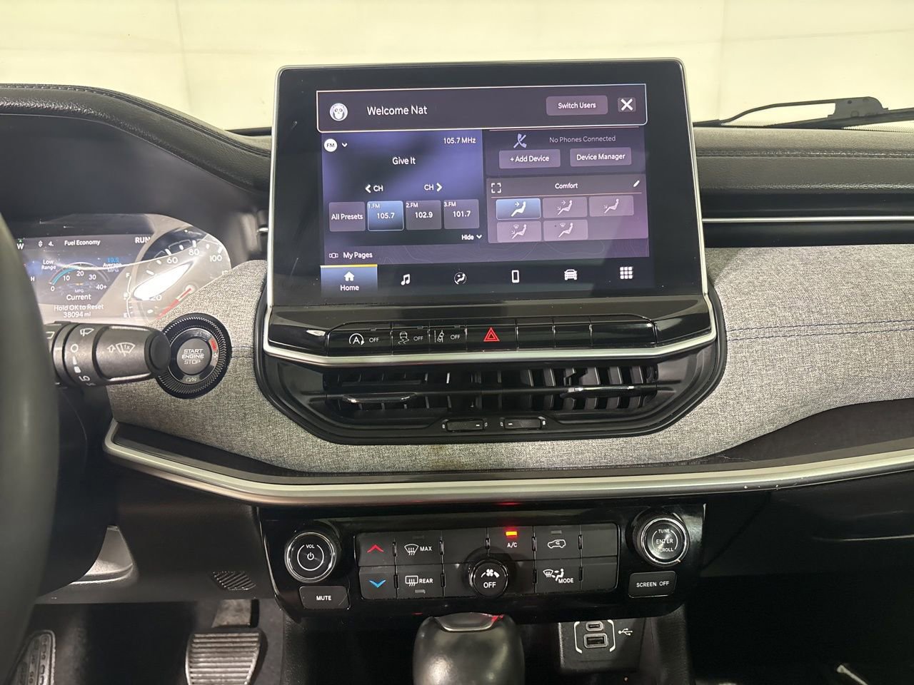 Used 2023 Jeep Compass Latitude w/ Sun and Sound Group image 14