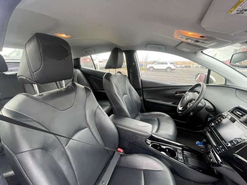 Used 2021 Toyota Prius XLE image 3