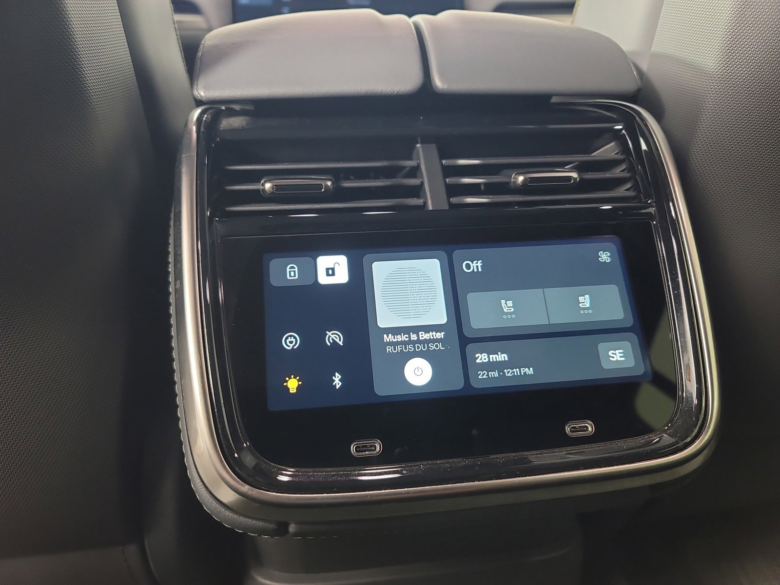 Used 2023 Rivian R1S Adventure image 30