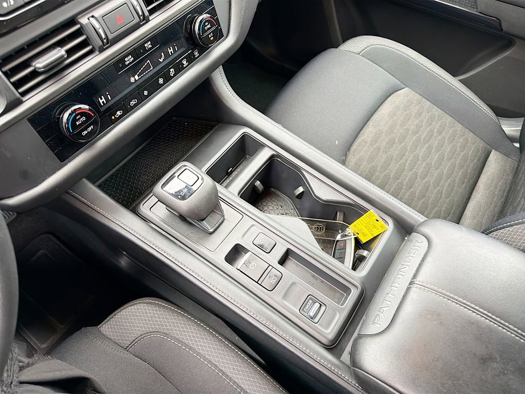 Used 2024 Nissan Pathfinder S image 28