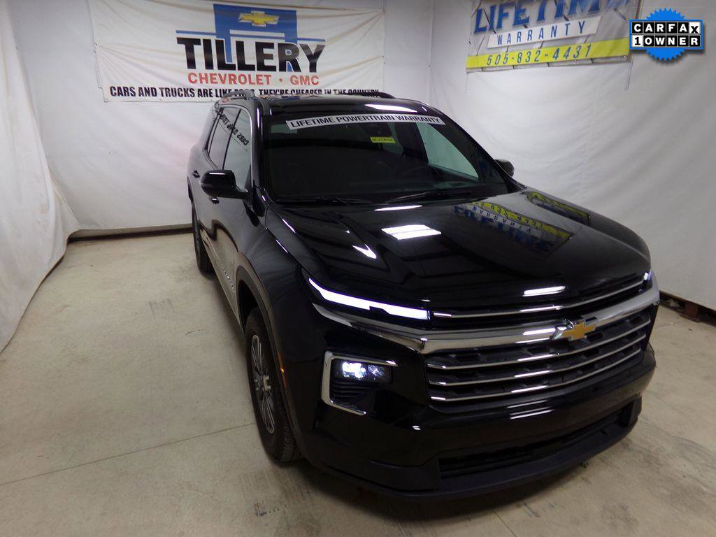 Used 2025 Chevrolet Traverse LT