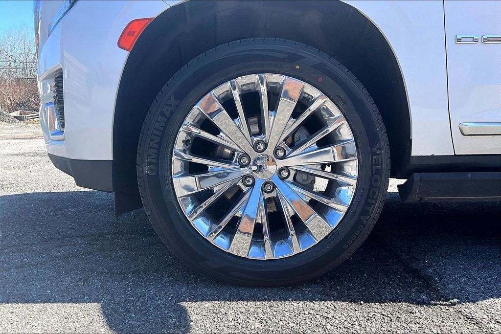 Used 2021 GMC Yukon Denali w/ Denali Premium Package image 9