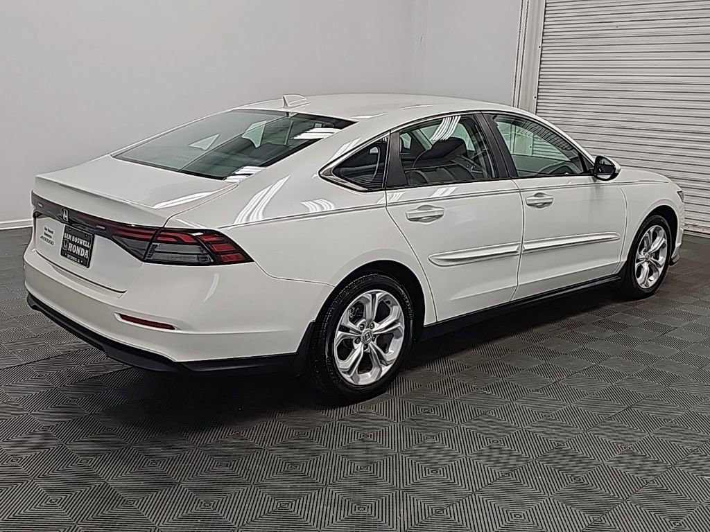 Used 2023 Honda Accord LX image 9