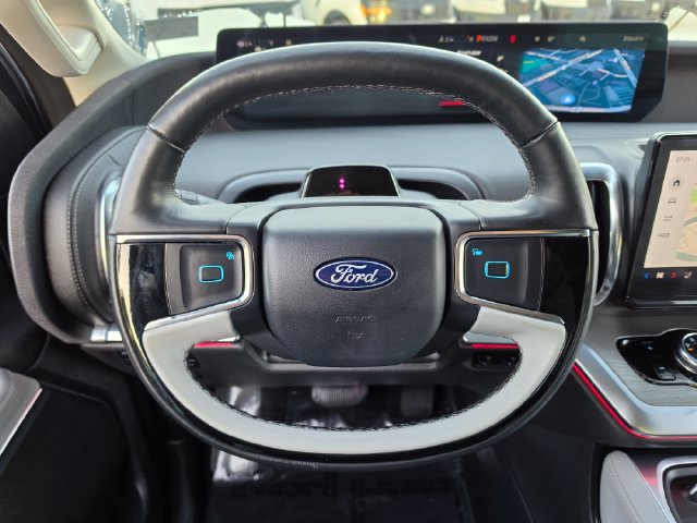Used 2025 Ford Expedition Max Platinum w/ Driver's Package AWD/4WD image 24