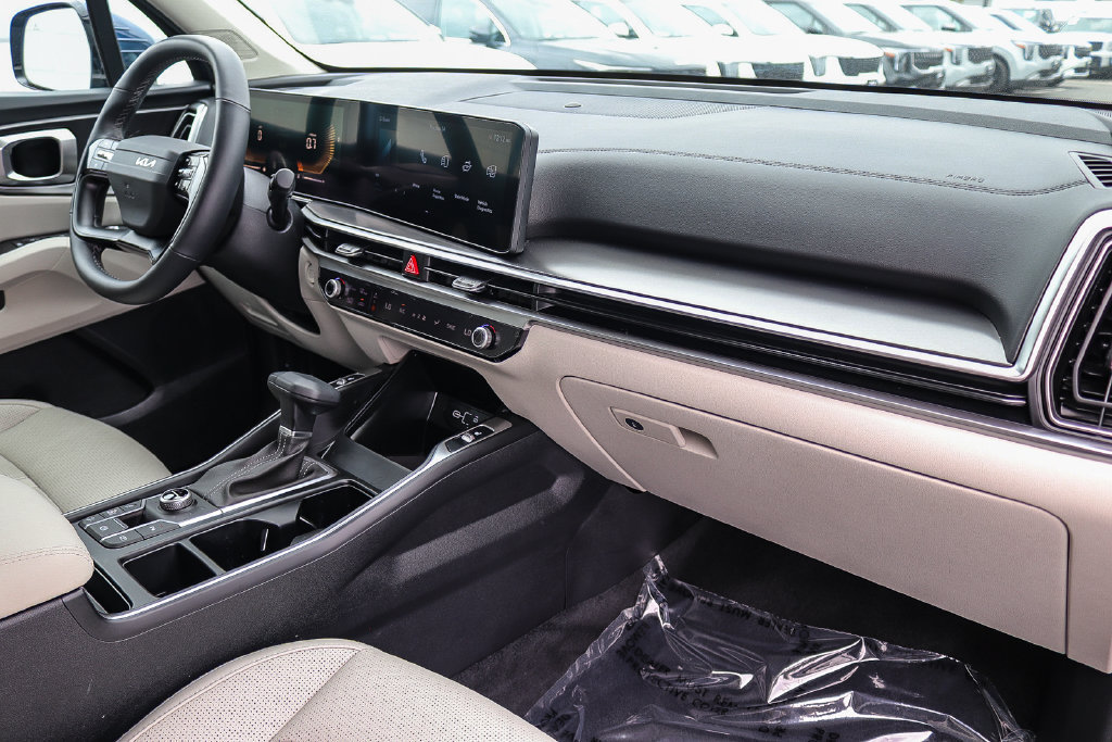 Certified 2026 Kia Sorento S w/ S Panoramic Sunroof Package AWD/4WD image 14