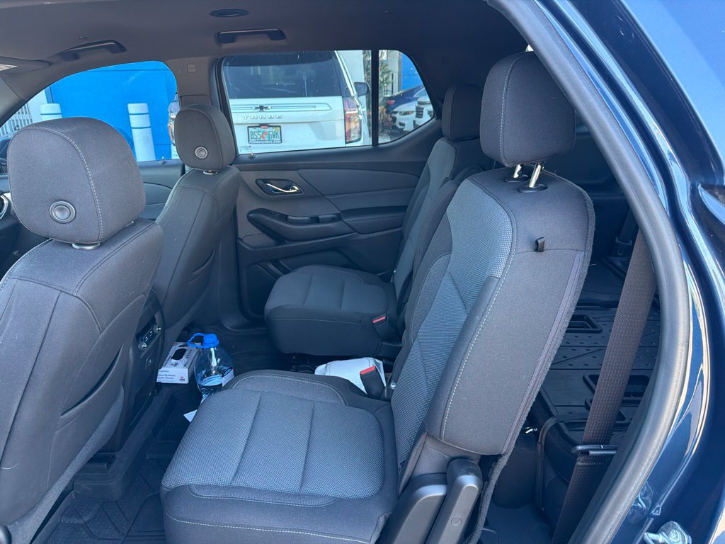 Used 2022 Chevrolet Traverse LT FWD image 19
