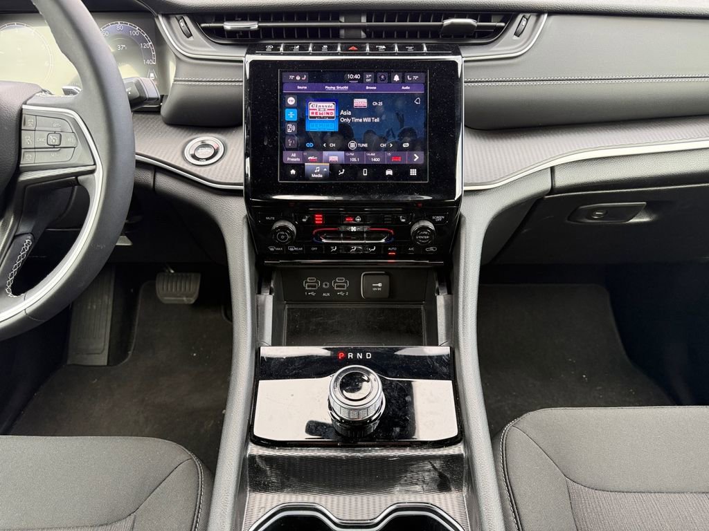 Certified 2025 Jeep Grand Cherokee Laredo X w/ Luxury Tech Group I image 11