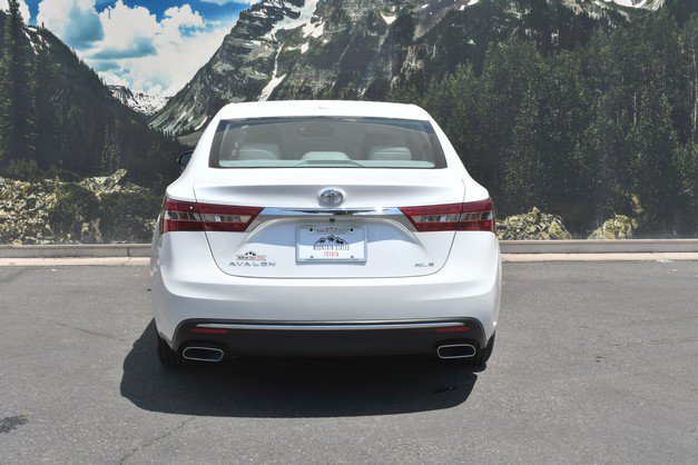 Used 2016 Toyota Avalon XLE Plus FWD image 10