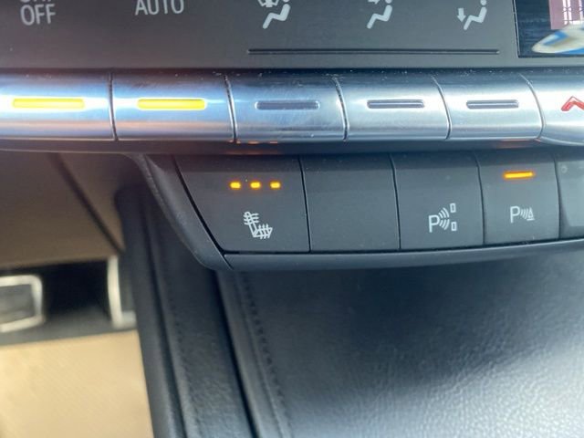 Used 2023 Cadillac XT4 Sport w/ Enhanced Visibility Package image 15