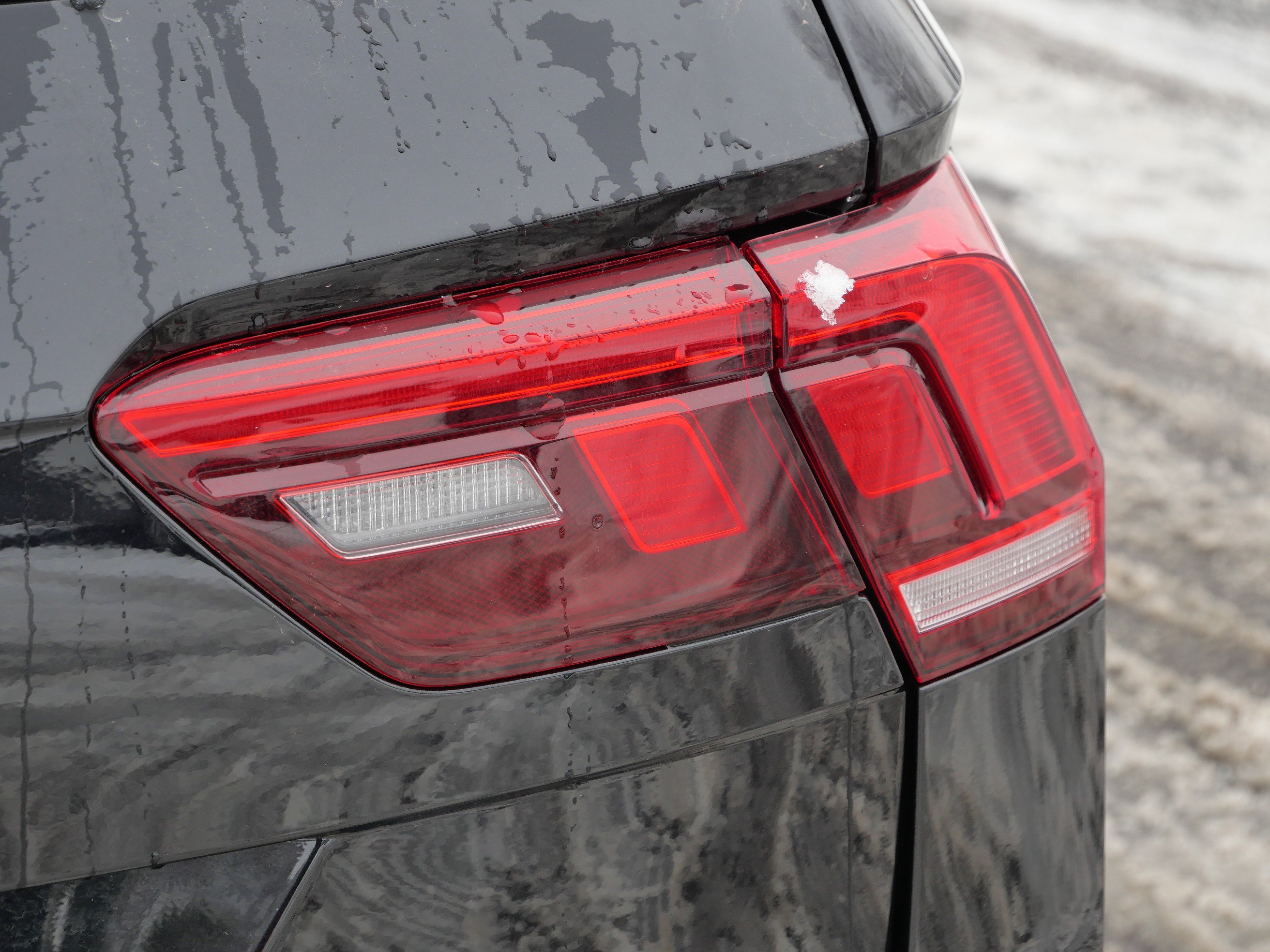 Certified 2023 Volkswagen Tiguan SE R-Line image 17