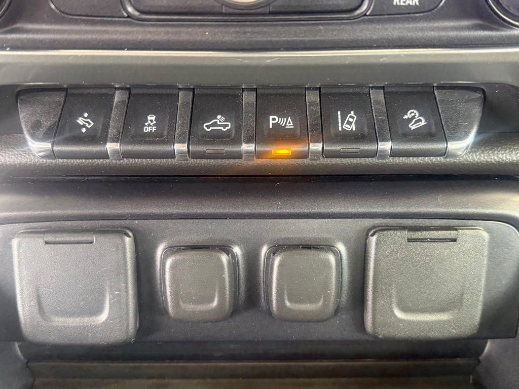 Used 2015 Chevrolet Silverado 1500 LTZ Z71 w/ LTZ Plus Package AWD/4WD image 33