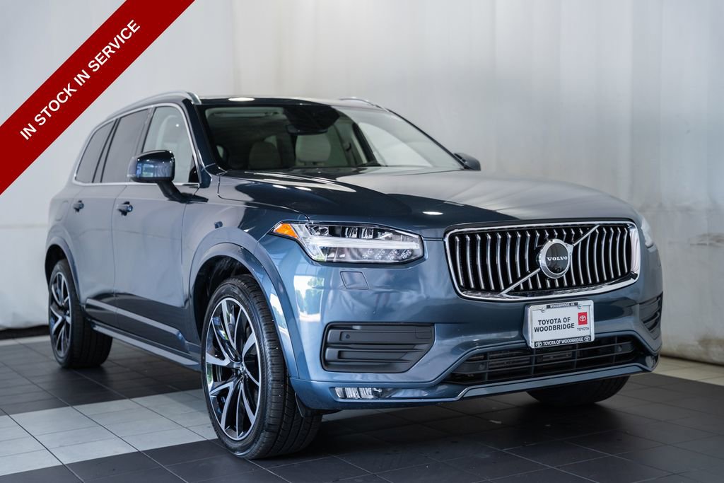 Used 2022 Volvo XC90 T6 Momentum w/ Advanced Package