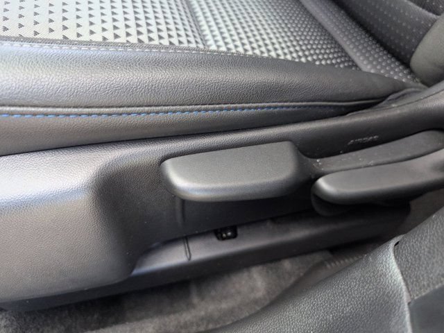 Used 2025 Chevrolet Trax LT w/ LT Convenience Package FWD image 14