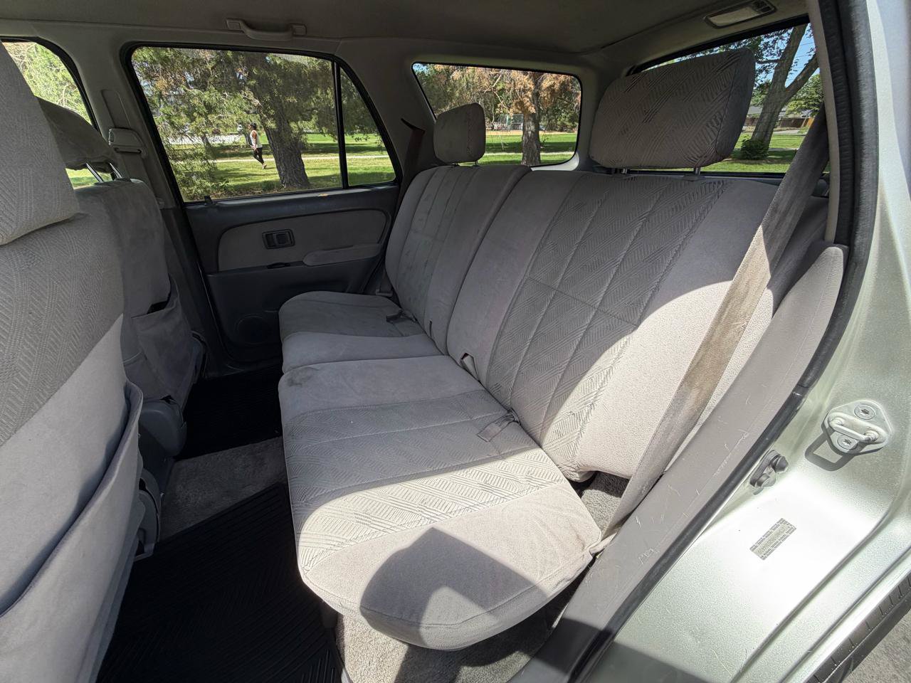 Used 2002 Toyota 4Runner SR5 AWD/4WD image 17