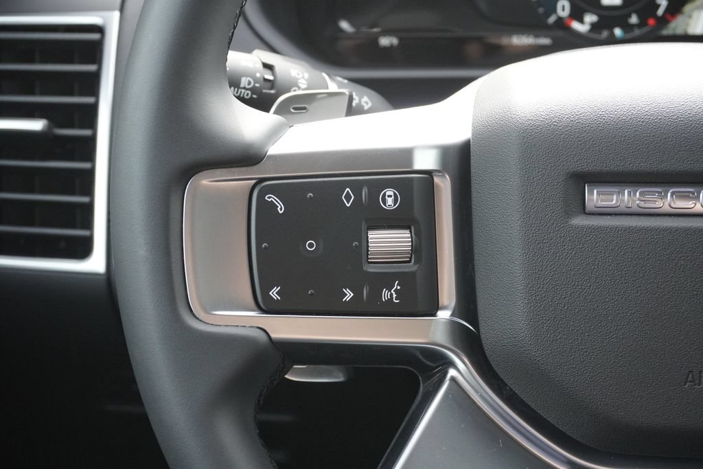 Used 2025 Land Rover Discovery S AWD/4WD image 12