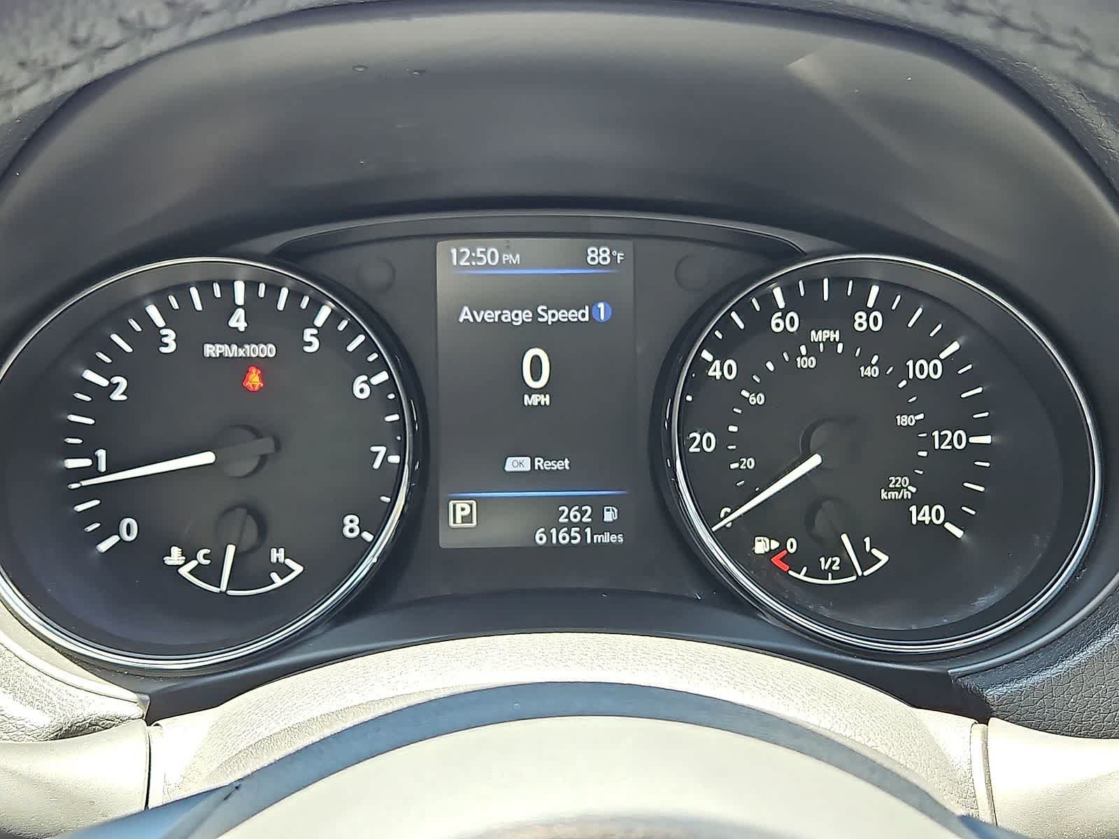 Used 2018 Nissan Rogue SV w/ Premium Package FWD image 17
