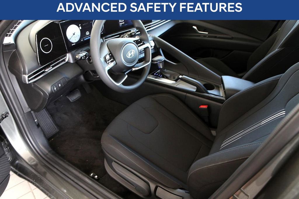 Used 2024 Hyundai Elantra SEL image 11