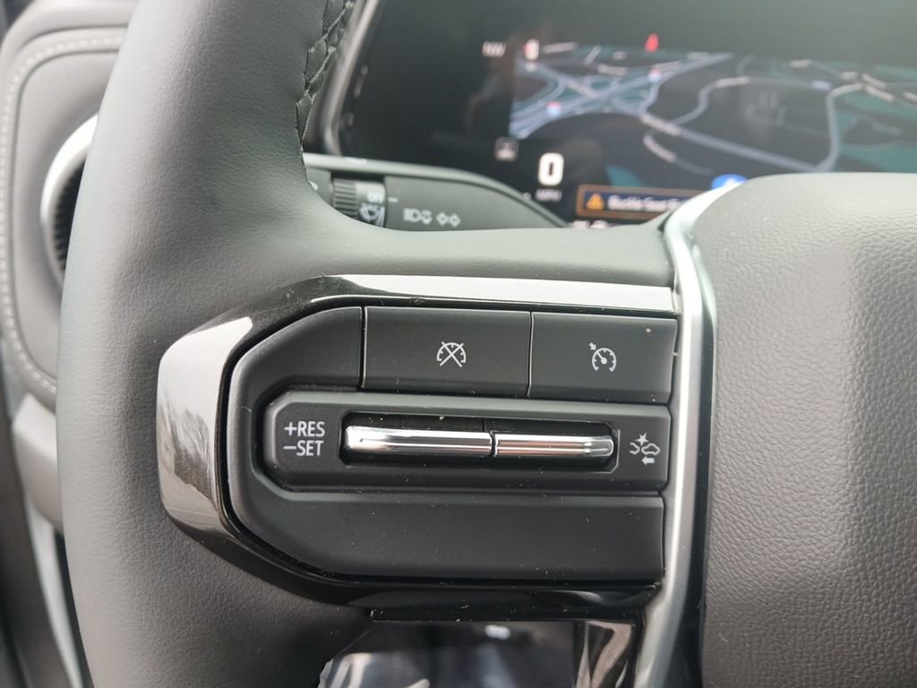 Used 2025 Chevrolet Colorado LT w/ LT Convenience Package image 19