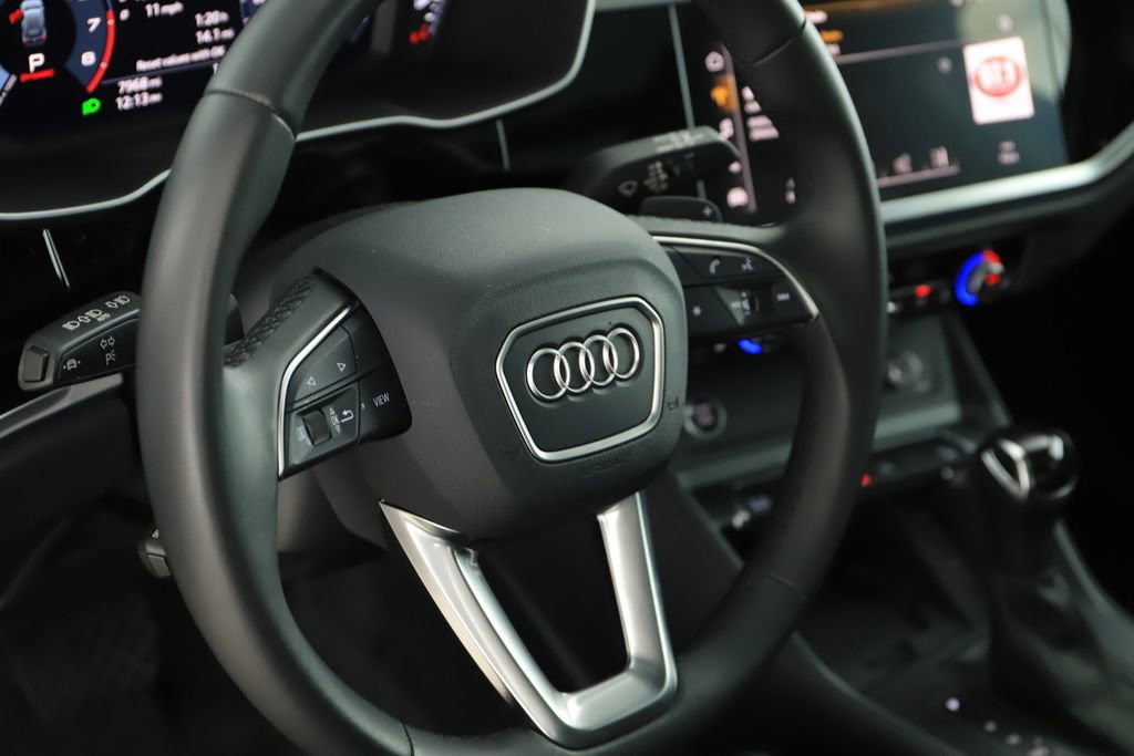 Certified 2025 Audi Q3 2.0T Premium w/ Convenience Package image 16