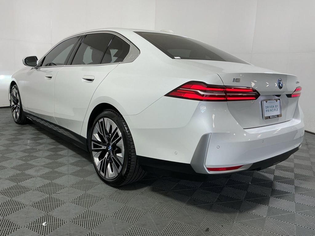 Certified 2024 BMW i5 eDrive40i w/ Premium Package image 6