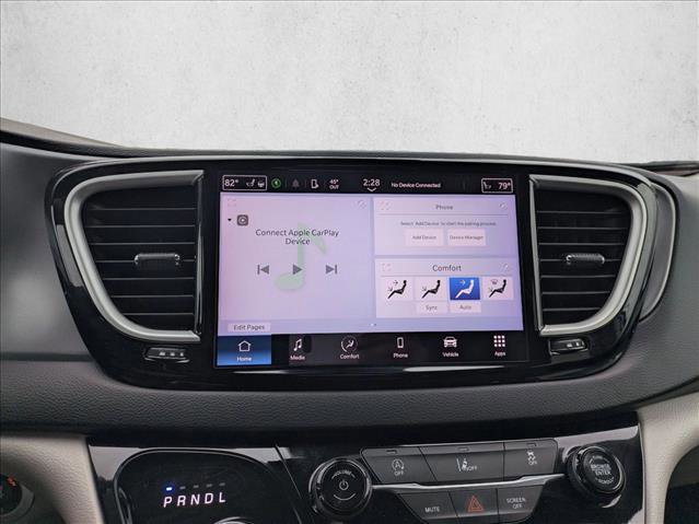 Used 2022 Chrysler Pacifica Touring-L image 12