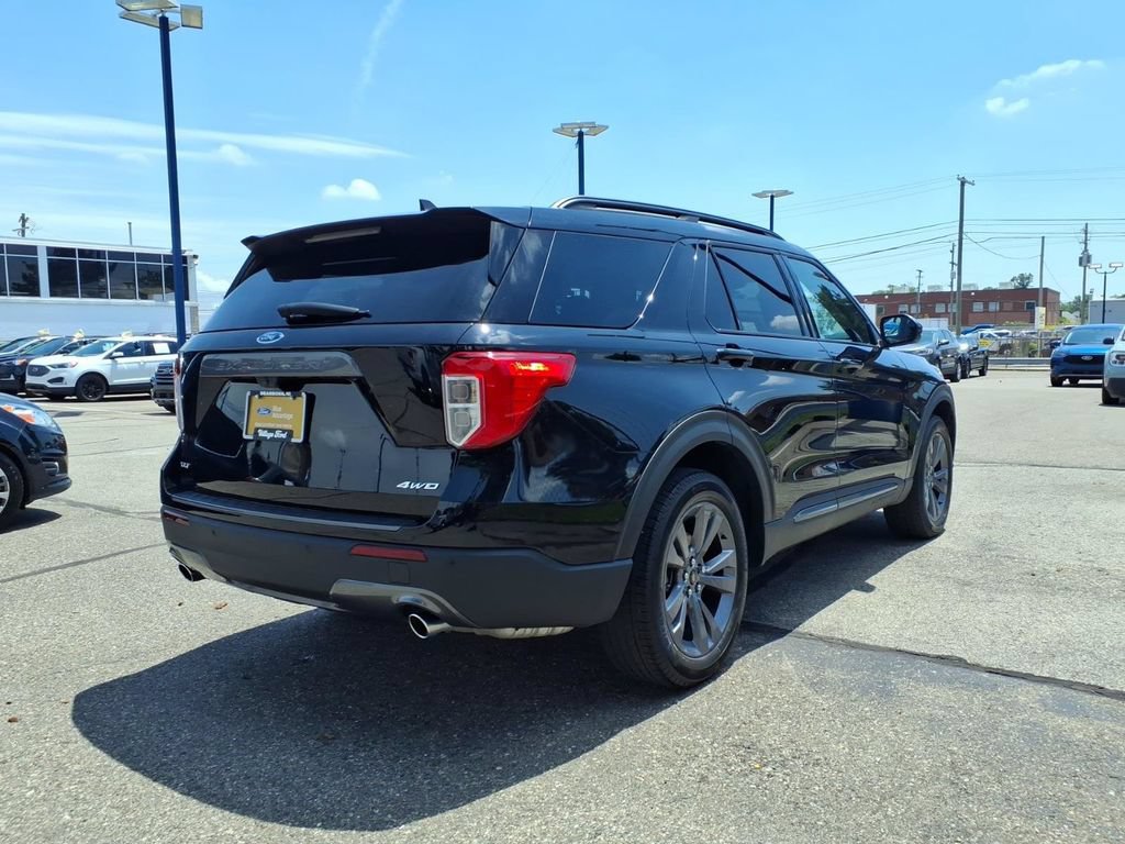 Used 2023 Ford Explorer XLT w/ Equipment Group 202A AWD/4WD image 6
