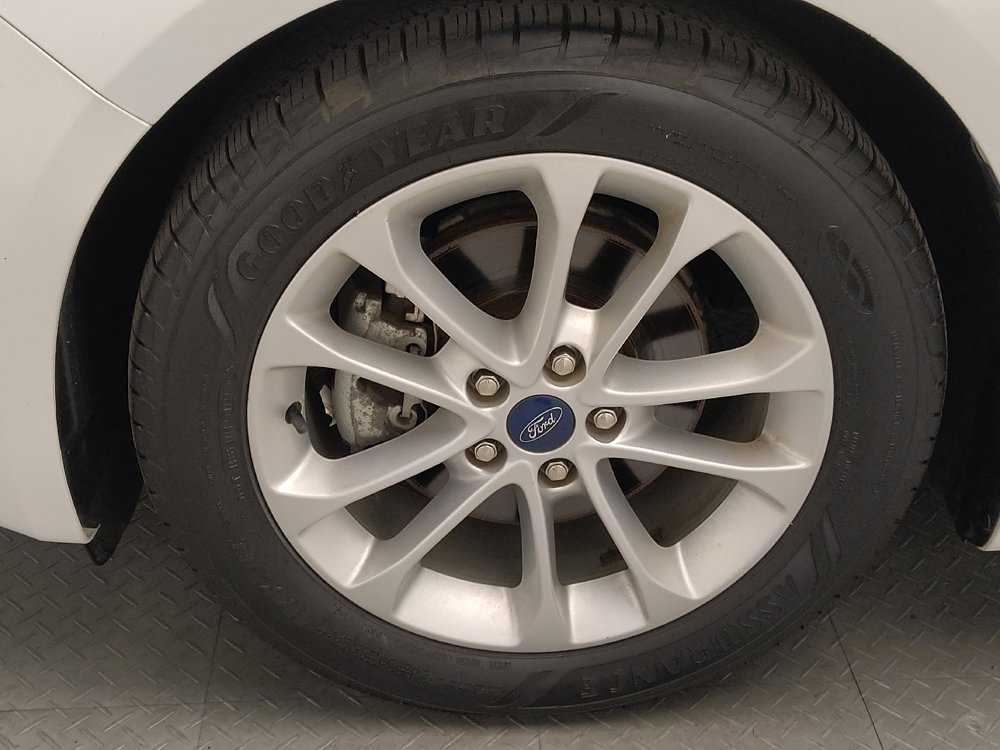 Used 2019 Ford Fusion SE FWD image 31