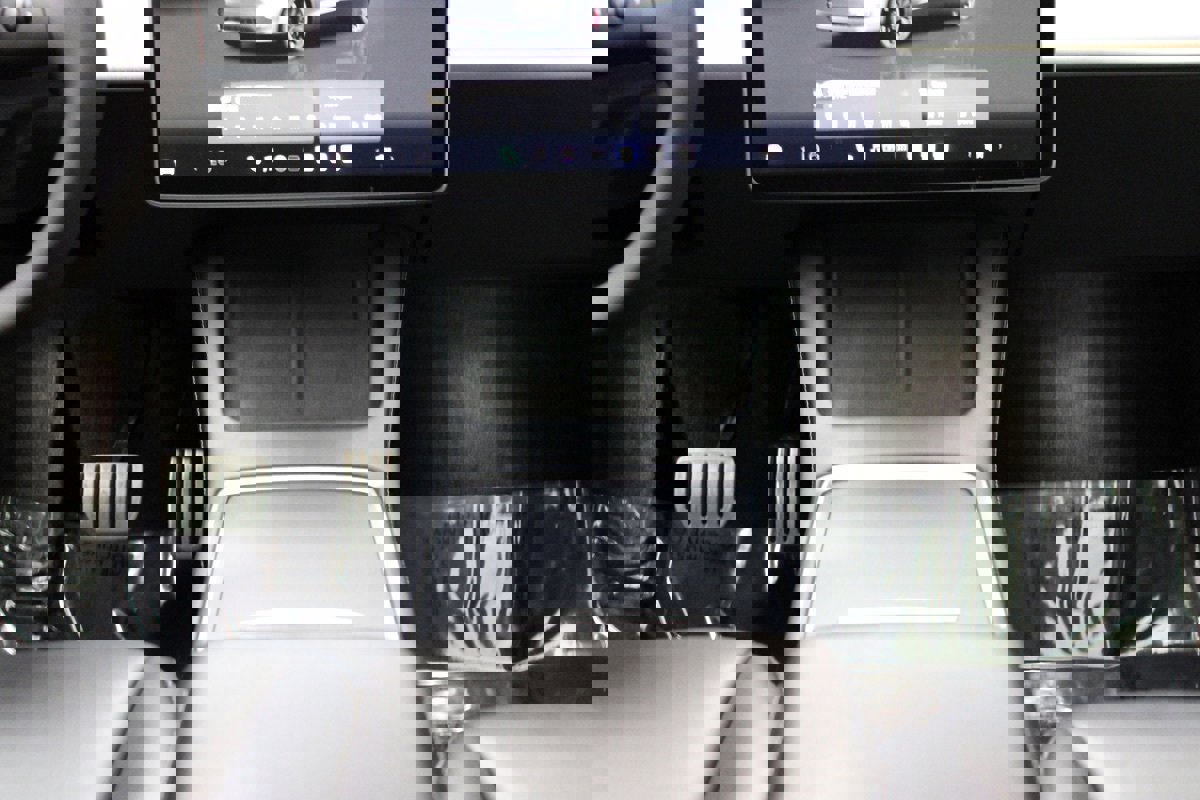 Used 2022 Tesla Model Y Performance image 25