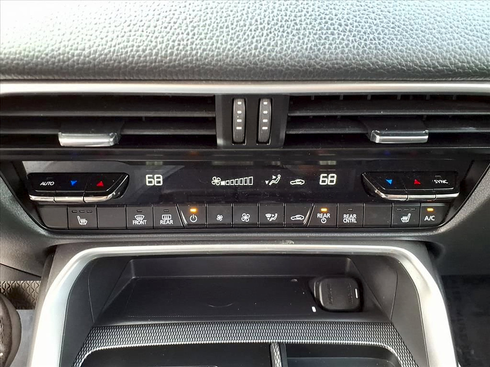 Certified 2024 MAZDA CX-90 Plug-In Hybrid w/ Premium Pkg image 35