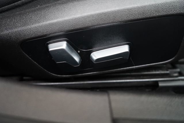 Used 2023 BMW 330e xDrive w/ Premium Package image 70