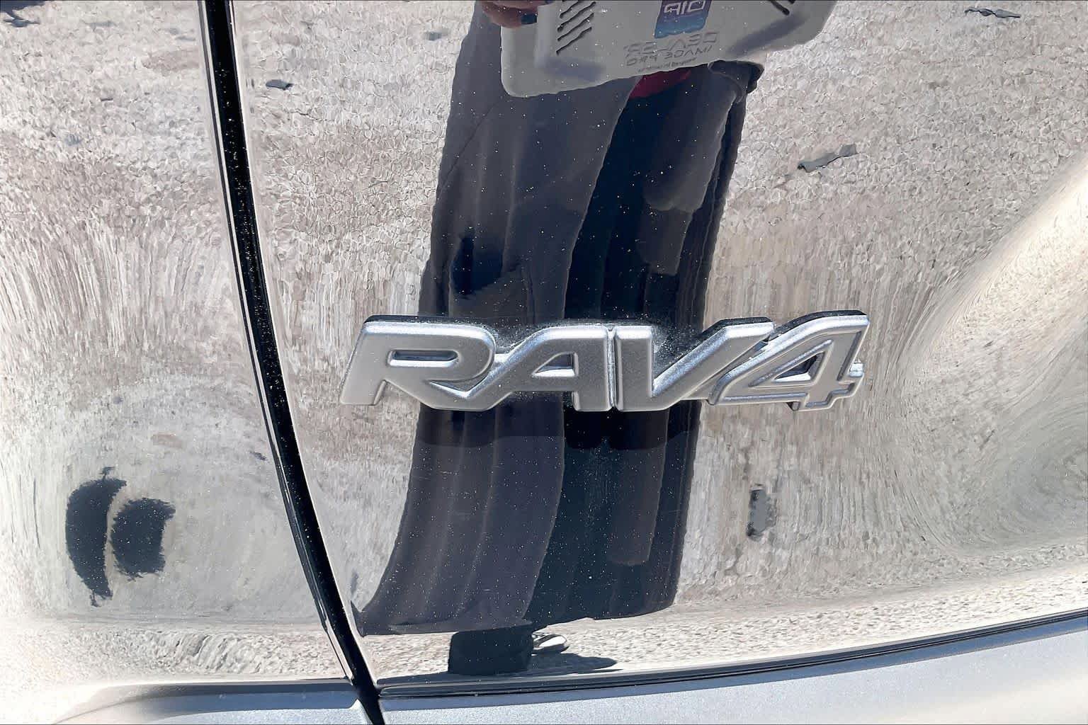 Used 2025 Toyota RAV4 XLE w/ Convenience Package FWD image 31