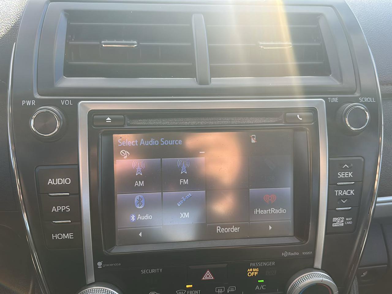 Used 2014 Toyota Camry SE FWD image 13