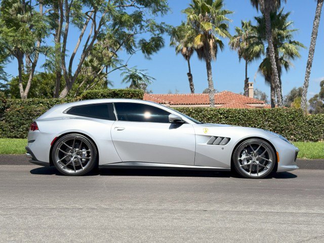 Used 2019 Ferrari GTC4Lusso image 6