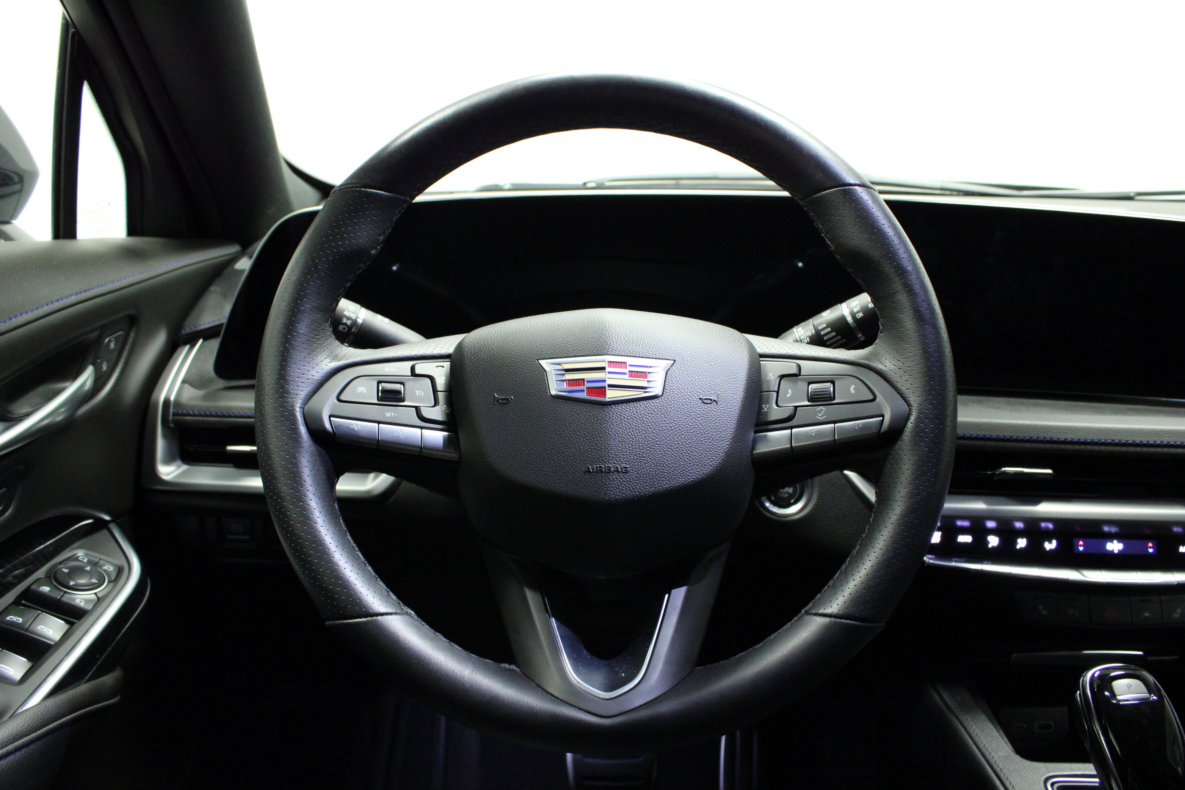 Used 2025 Cadillac XT4 Sport image 21